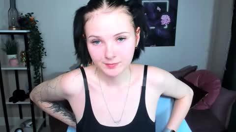 Leila online show from 11.21.25