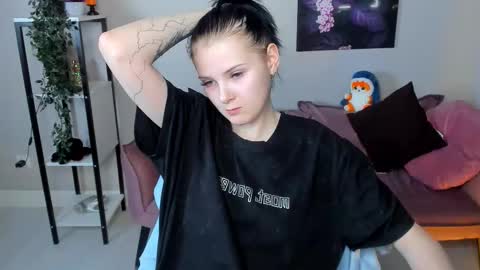 Leila online show from 11.22.25