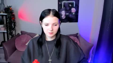 Leila online show from 11.25.25