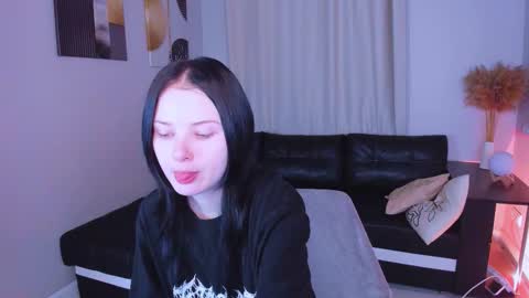 Leila online show from 11.28.25