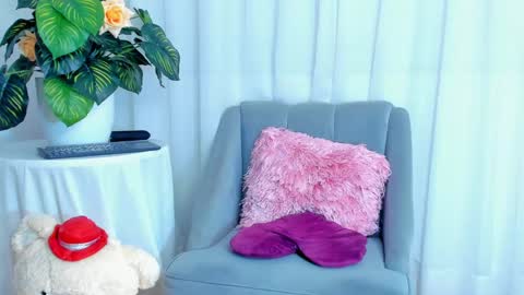 Snapshot of leilahiuston chatting on 02.20.25 online show from 02.20.25