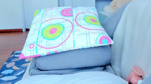 Snapshot of leilahiuston chatting on 12.21.25 online show from 12.21.25