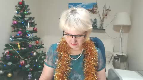 Leila Kinky online show from 12.23.24