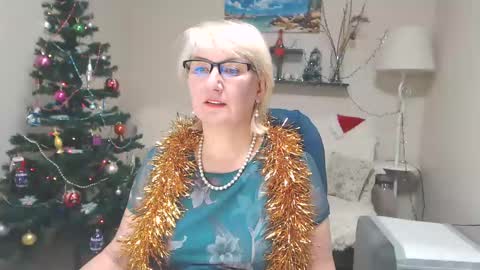 Leila Kinky online show from 12.23.24