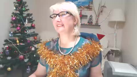 Leila Kinky online show from 12.24.24