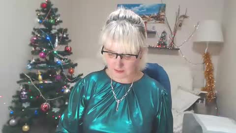 Leila Kinky online show from 01.12.25
