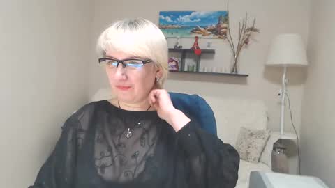 Leila Kinky online show from 01.22.25