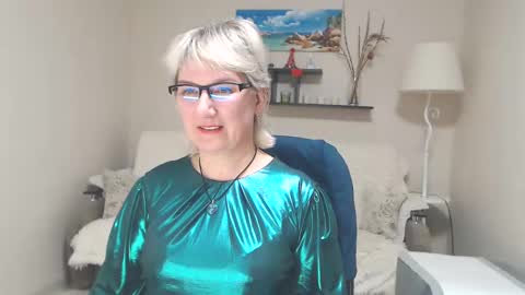 Leila Kinky online show from 02.19.25