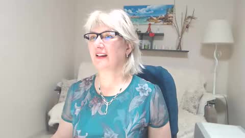 Leila Kinky online show from 02.21.25