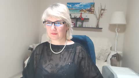 Leila Kinky online show from 02.25.25