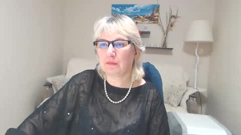 Leila Kinky online show from 02.26.25