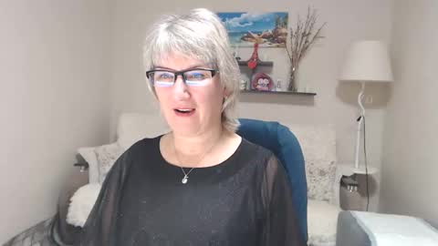 Leila Kinky online show from 11.07.25