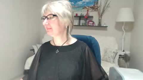 Leila Kinky online show from 02.12.26