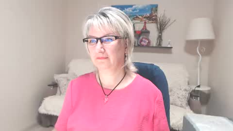 Snapshot of leilamays chatting on 06.14.26 Leila Kinky online show from 06.14.26