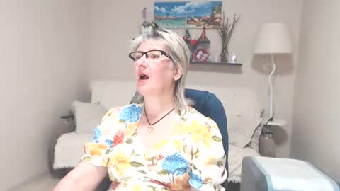 Snapshot of leilamays chatting on 06.27.26 Leila Kinky online show from 06.27.26