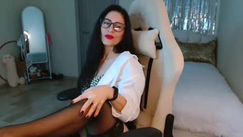 leilamurray online show from 02.20.25