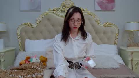 Snapshot of leilataylors chatting on 03.19.26 LeilaTaylors online show from 03.19.26