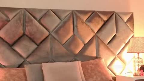 Leizathompson online show from 02.14.26