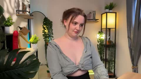 Lela online show from 04.04.26