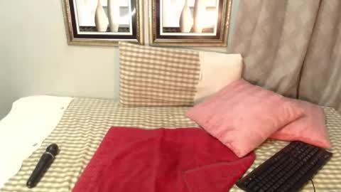 LelaKeyes online show from 12.18.24