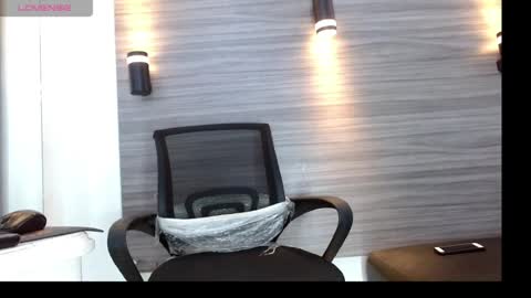 lelehott01 online show from 07.18.26