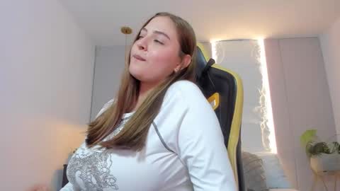 lena_jhons online show from 12.15.25