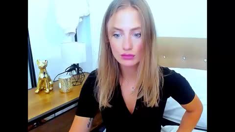 Snapshot of lena_sexi chatting on 09.12.25 lena_sexi online show from 09.12.25