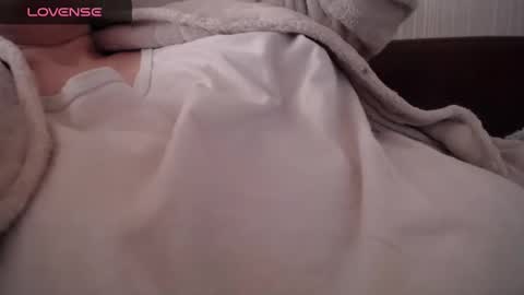 lenagolden online show from 02.20.25