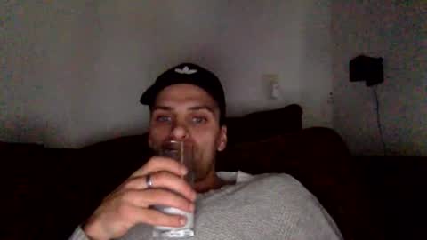 Snapshot of lendariokiss chatting on 11.01.25 Armando online show from 11.01.25