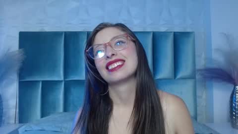 Snapshot of lenna_phillips chatting on 05.11.26 Lenna online show from 05.11.26