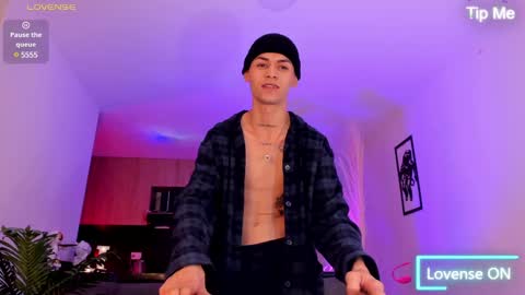 Lenner INDEPENDENT MODEL online show from 02.19.25