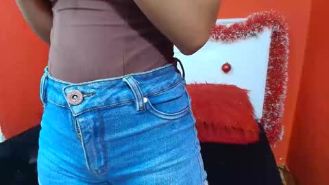 Snapshot of lennox_amy chatting on 12.20.25 lennox_amy online show from 12.20.25