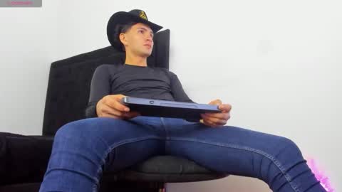 Snapshot of leo183877 chatting on 03.01.26 leo183877 online show from 03.01.26