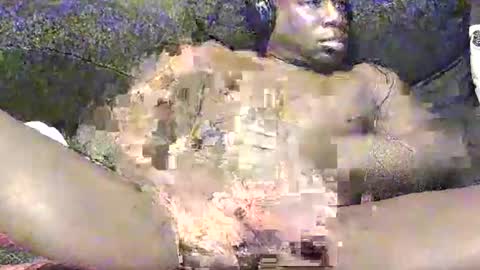 Snapshot of leo_hangsolow chatting on 02.10.25 Chocolaty Lion King online show from 02.10.25