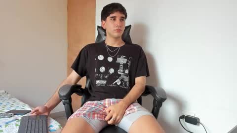 Snapshot of leo_jones389 chatting on 03.08.25 Leo Jones online show from 03.08.25