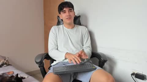Snapshot of leo_jones389 chatting on 09.17.25 Leo Jones online show from 09.17.25