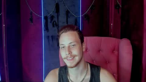 Snapshot of leo_mooree chatting on 10.16.25 Leo online show from 10.16.25