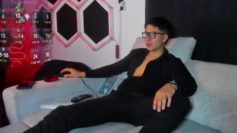 Snapshot of leo_muller chatting on 10.03.25 leo_muller online show from 10.03.25