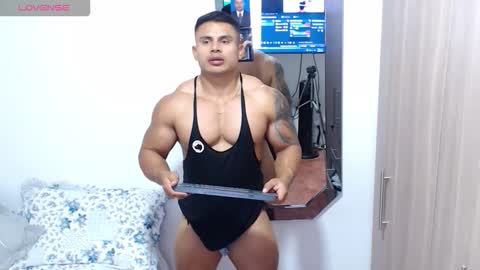 Snapshot of leo_muscleboy chatting on 09.27.25 Leo online show from 09.27.25
