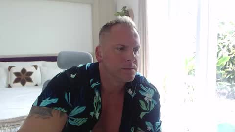 Snapshot of leoboyf4f chatting on 10.27.25 TheBigLeo online show from 10.27.25