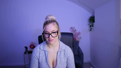 leokitty  online show from 03.19.26