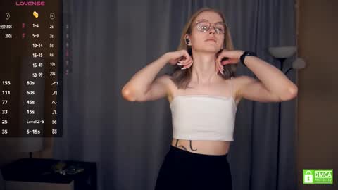 Hello Im Roxy Im just starting my journey here so lets get acquainted online show from 01.17.26