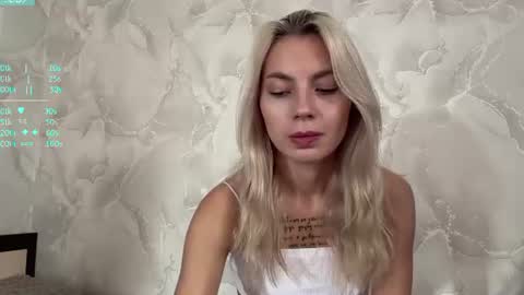 Snapshot of leomaainslie chatting on 06.18.26 Adele online show from 06.18.26
