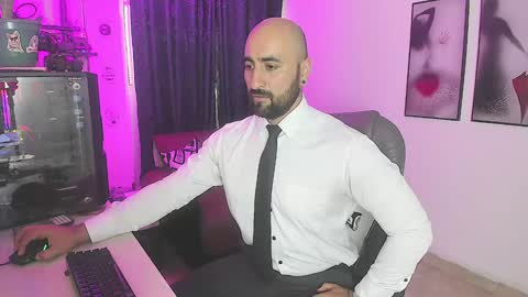 Snapshot of leon_1717 chatting on 01.11.25 Leon online show from 01.11.25