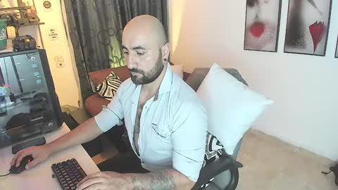 Snapshot of leon_1717 chatting on 01.13.25 Leon online show from 01.13.25