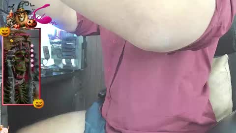 Snapshot of leon_1717 chatting on 10.03.25 Leon online show from 10.03.25