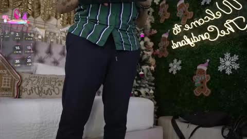 Snapshot of leon_glam chatting on 12.18.25 Leon online show from 12.18.25