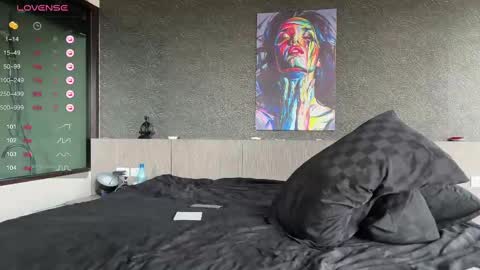 Leon online show from 02.24.25