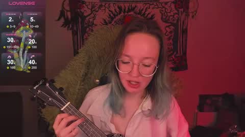 Snapshot of leona_nick chatting on 12.01.24 leona online show from 12.01.24