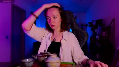 Snapshot of leona_nick chatting on 11.23.25 leona online show from 11.23.25